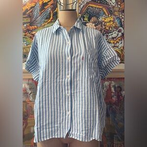 Levi’s blue & white striped ss top size XL